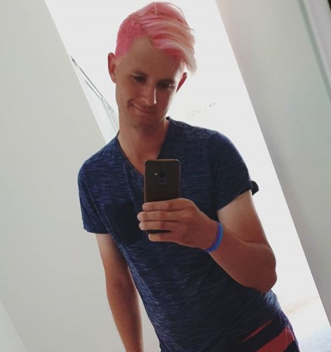 Tyler, Guy, Pink Hair